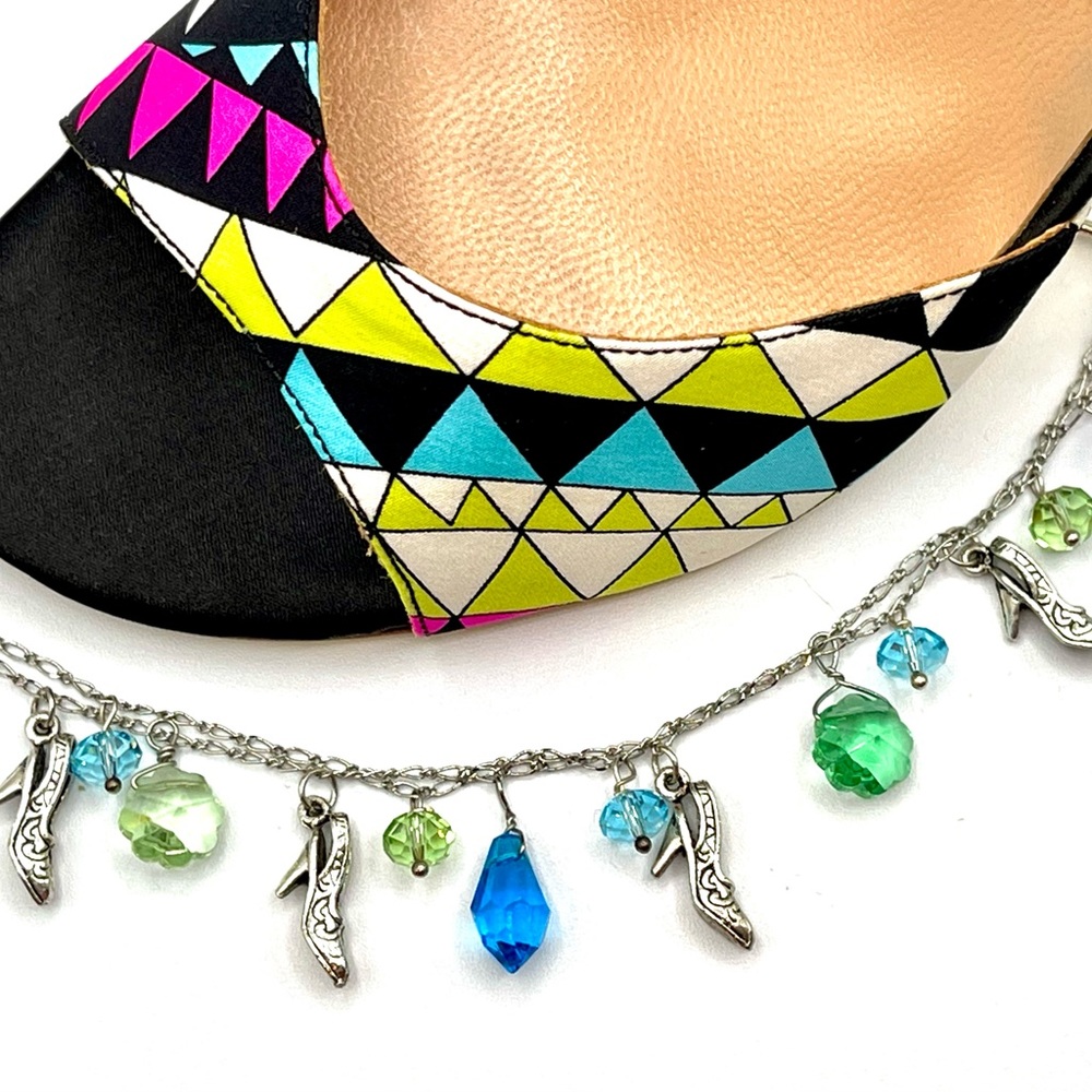 NWT DOUBLE STRAND CRYSTAL CHARM BRACELET IN TONES OF AQUA & GREEN, SILVER SHOES